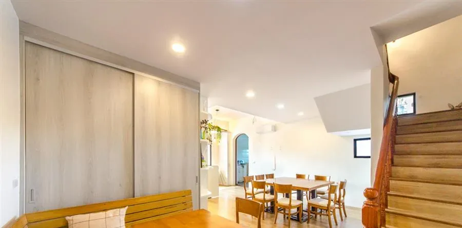 宜蘭天空之城包棟民宿-餐桌與用餐空間