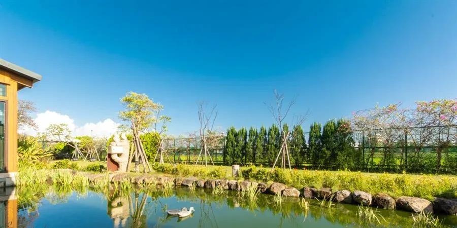 宜蘭民宿 蘭陽花鳥園-庭院草地與植栽
