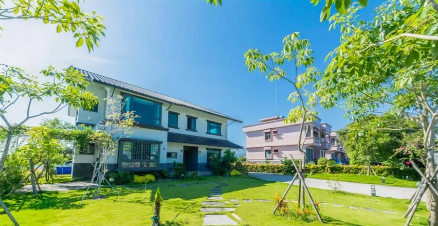 宜蘭包棟民宿 樂山水－庭院草地與植栽
