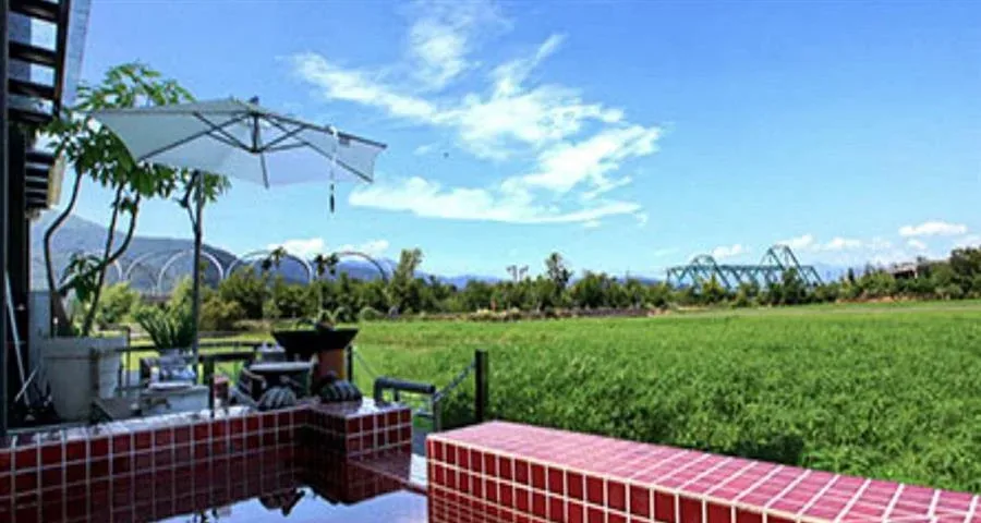 宜蘭斑馬芭芭菈小別墅－戶外桌椅與休憩空間